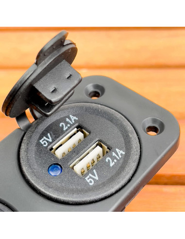 Presa con 2 porte USB e 1...